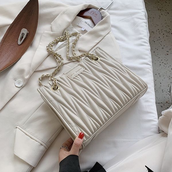 wfv4p foreign style women 2020 new shoulder fashion chain single bag armpit with nether red small messenger versatile bag small fashion bag
wfv4p foreign style women 2020 new shoulder fashion chain single bag armpit with nether red small messenger versatile bag small fashion bag