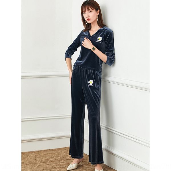 2020 pants pantswide leg pantsautumn and winter new women's velvet two-piece loose slimming embroidered v-neck wide leg pants fashio, Gray
2020 pants pantswide leg pantsautumn and winter new women's velvet two-piece loose slimming embroidered v-neck wide leg pants fashio, Gray