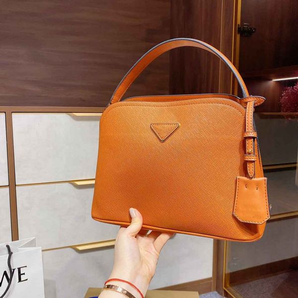 famous stylist women's bag 20aw new female desingers high quaity handbags lady simple casual clutch bags style 5-color available
famous stylist women's bag 20aw new female desingers high quaity handbags lady simple casual clutch bags style 5-color available