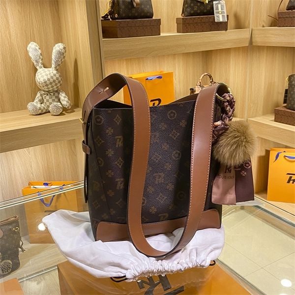 handbag glory bucket mother live broadcast one large sense commuter women's 60% off factory store
handbag glory bucket mother live broadcast one large sense commuter women's 60% off factory store