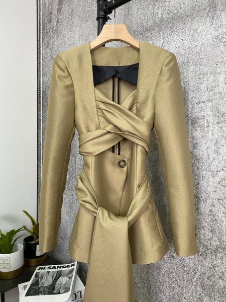 2020 new ladies fashion long sleeve square neck tie blazer 10201, White;black
2020 new ladies fashion long sleeve square neck tie blazer 10201, White;black