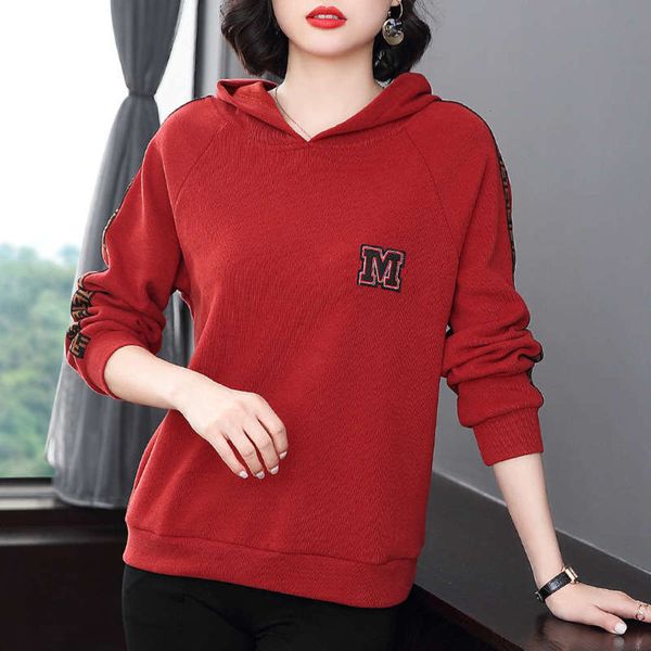 2020 winter sweater new loose autumn hooded casual middle aged women mother letter long sleeve bottoming shirt, Black
2020 winter sweater new loose autumn hooded casual middle aged women mother letter long sleeve bottoming shirt, Black