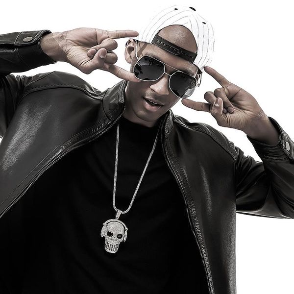pendant necklaces bling oversized skull with headphones men necklace covered crystal silver color hip-hop fashion cuban chain
pendant necklaces bling oversized skull with headphones men necklace covered crystal silver color hip-hop fashion cuban chain