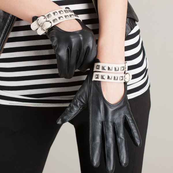 and autumn/winter short men style sheepskin for women velveteen lining · stylish leather gloves that keep warm
and autumn/winter short men style sheepskin for women velveteen lining · stylish leather gloves that keep warm