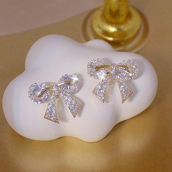 romantic delicate shine cz bowknot earrings for women pave inlaid zircon stud earring 925 silver needle jewelry pendant, Golden;silver
romantic delicate shine cz bowknot earrings for women pave inlaid zircon stud earring 925 silver needle jewelry pendant, Golden;silver