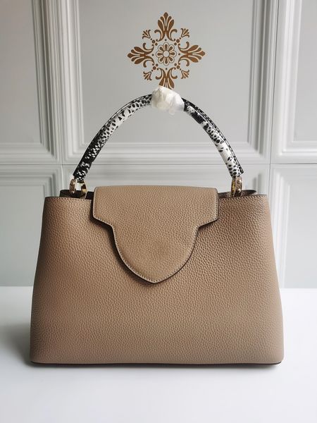 women luxurys designers tote bags original single fashion bags sold new style clutch bags business lady carrying case purse
women luxurys designers tote bags original single fashion bags sold new style clutch bags business lady carrying case purse