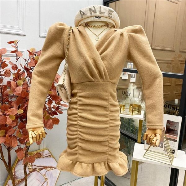 korean chic solid color v-neck bodycon dresses lady autumn winter elegant pleated simple all-match high waist slim dress women, Black;gray
korean chic solid color v-neck bodycon dresses lady autumn winter elegant pleated simple all-match high waist slim dress women, Black;gray