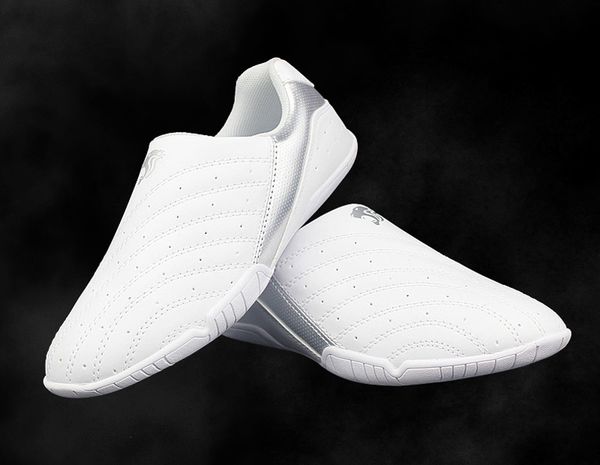 designer shoes taekwondo shoes breathable kickboxing professional competition tae kwon do wear-resistant martial art
designer shoes taekwondo shoes breathable kickboxing professional competition tae kwon do wear-resistant martial art