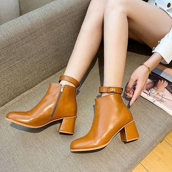 winter black ankle boots women thick square high heels bottine femme round toe genuine leather ladies shoes botas para mujer
winter black ankle boots women thick square high heels bottine femme round toe genuine leather ladies shoes botas para mujer