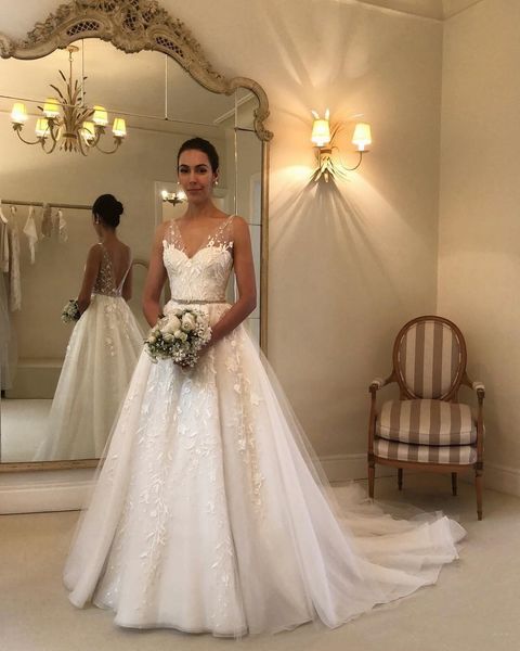 цветочные кружева свадебные платья sheer ремни v шеи открытая backless линия развертки поезд 2021 мода свадебные платья на заказ плюс размер, White
цветочные кружева свадебные платья sheer ремни v шеи открытая backless линия развертки поезд 2021 мода свадебные платья на заказ плюс размер, White