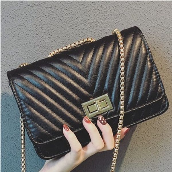 2020 new women's korean version fragrance fashion v-shaped rhombic chain single shoulder messenger bag bagsatchel small bagsmall bag is
2020 new women's korean version fragrance fashion v-shaped rhombic chain single shoulder messenger bag bagsatchel small bagsmall bag is