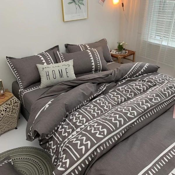 4pcs duvet cover set bed sheet quilt cover pillowcase gray striped bed sheet double oversized supplies home decoration
4pcs duvet cover set bed sheet quilt cover pillowcase gray striped bed sheet double oversized supplies home decoration