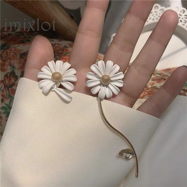 fashion asymmetric small daisy white flower enamel long dangle drop earrings for women party wedding jewelry, Silver
fashion asymmetric small daisy white flower enamel long dangle drop earrings for women party wedding jewelry, Silver