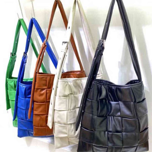 shopping bags luxury woven tote women shoulder bag soft pu leather crossbody for designer ladies shopper purses 2022 handbag 220301
shopping bags luxury woven tote women shoulder bag soft pu leather crossbody for designer ladies shopper purses 2022 handbag 220301