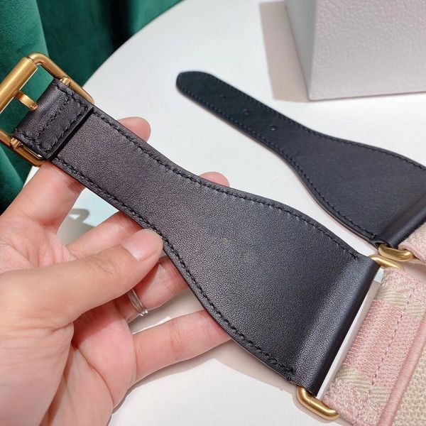 6.5 cm embroidered canvas with genuine leather gold pin buckle women belt with box women designers belts designer belts 03, Black;brown
6.5 cm embroidered canvas with genuine leather gold pin buckle women belt with box women designers belts designer belts 03, Black;brown