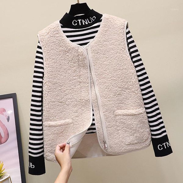 2020 autumn winter warm faux lamb fur vest women v-neck single breasted plus size coat outwear sleeveless chalecos para mujer1, Black;white
2020 autumn winter warm faux lamb fur vest women v-neck single breasted plus size coat outwear sleeveless chalecos para mujer1, Black;white