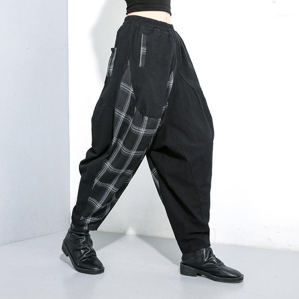 korea 2020 autumn and winter new women elastic waist fight lattice plaid pants personality large size loose trousers 19b-a5371, Black;white
korea 2020 autumn and winter new women elastic waist fight lattice plaid pants personality large size loose trousers 19b-a5371, Black;white