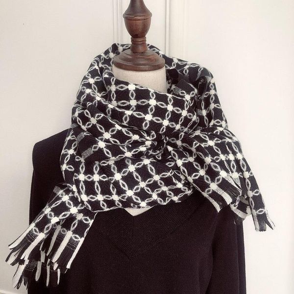 imitation cashmere scarf female winter wild student black and white flower plaid thick warm shawl dual-use, Blue;gray
imitation cashmere scarf female winter wild student black and white flower plaid thick warm shawl dual-use, Blue;gray