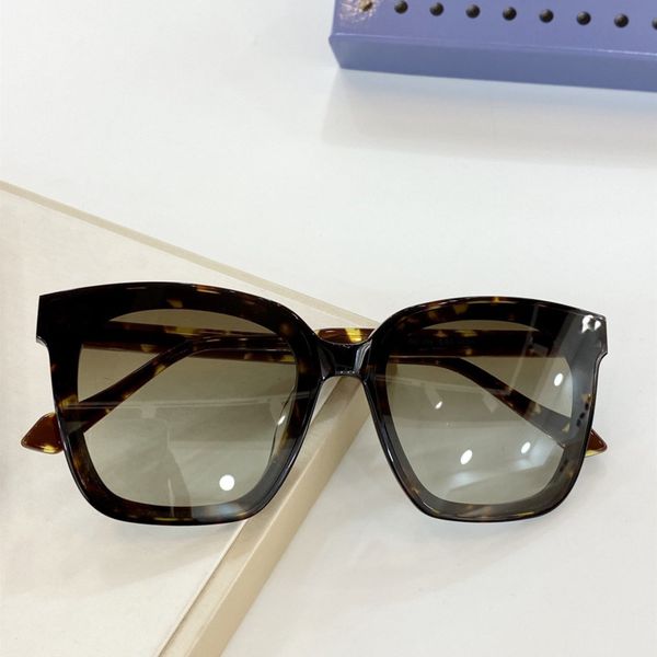 new gg1209s sunglasses for women popular fashion summer style with the stones uv400 protection lens come with case box gg1209s
new gg1209s sunglasses for women popular fashion summer style with the stones uv400 protection lens come with case box gg1209s
