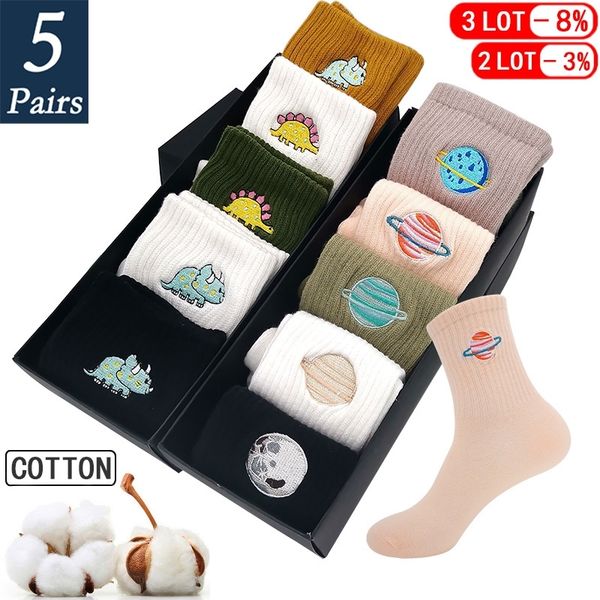 5 pairs women cotton funny socks fashion dinosaur planet embroidery happy socks spring autumn cartoon black white cute crew sock 201109
5 pairs women cotton funny socks fashion dinosaur planet embroidery happy socks spring autumn cartoon black white cute crew sock 201109
