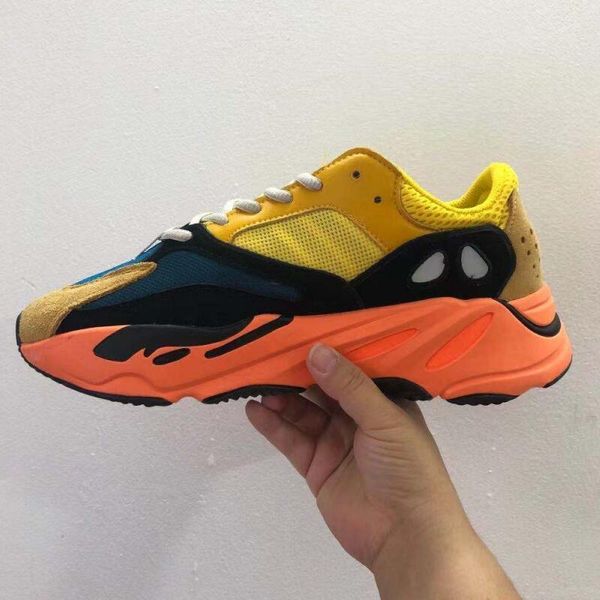 new fade sun kanye west 700 v1 the sun is red rouge solaire women men running shoes outdoor sports sneakers mens trainers 36-46, White;red
new fade sun kanye west 700 v1 the sun is red rouge solaire women men running shoes outdoor sports sneakers mens trainers 36-46, White;red