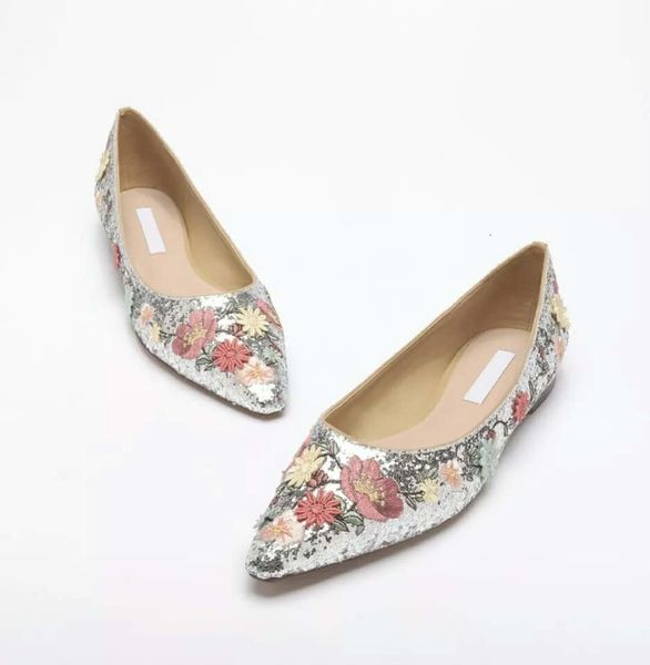 2021 new pointed flat female mouth unique floral embroidered decorative shoes low heel side spoon bootie 5f43, Black
2021 new pointed flat female mouth unique floral embroidered decorative shoes low heel side spoon bootie 5f43, Black