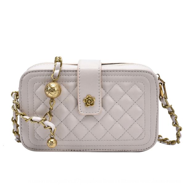 2020 new fashion fashion temperament chain women's messenger small square bag versatile simple box one shoulder lingge small square bag
2020 new fashion fashion temperament chain women's messenger small square bag versatile simple box one shoulder lingge small square bag