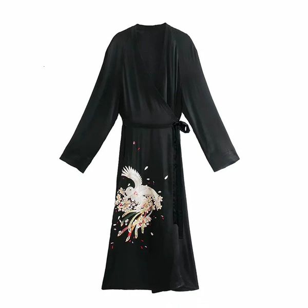 2021 new fashion women elegant embroidery oversized thin trench coat single breasted pockets loose windbreaker casual long casaco femme, Tan;black
2021 new fashion women elegant embroidery oversized thin trench coat single breasted pockets loose windbreaker casual long casaco femme, Tan;black