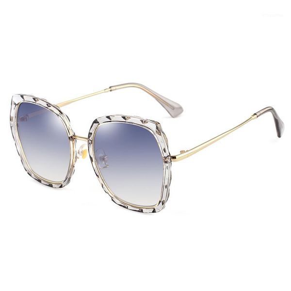 2020 new ladies fashion retro butterfly shape sunglasses fashion border craft resin material lens 6290 uv400 protection eyewear1, White;black
2020 new ladies fashion retro butterfly shape sunglasses fashion border craft resin material lens 6290 uv400 protection eyewear1, White;black
