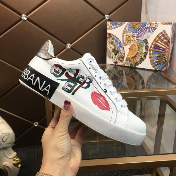 fashion designer man woman casual shoes luxury platform trainer kanye sneakers exquisite craft flat shoes, Black;brown
fashion designer man woman casual shoes luxury platform trainer kanye sneakers exquisite craft flat shoes, Black;brown