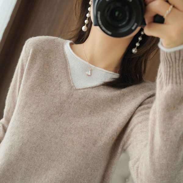 women's thin loose new korean base shirt with early autumn long sleeve and v-neck t-shirt, White;black
women's thin loose new korean base shirt with early autumn long sleeve and v-neck t-shirt, White;black