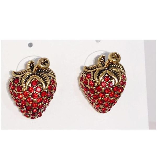 s1079 fashion jewelry s925 silver needle vintage strawberry earring diamond rhin sqckng new_dhbest, Golden;silver
s1079 fashion jewelry s925 silver needle vintage strawberry earring diamond rhin sqckng new_dhbest, Golden;silver