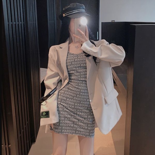 autumn 2020 new long sleeve loose + letter printed suspender skirt 2-piece fashion suit for women
autumn 2020 new long sleeve loose + letter printed suspender skirt 2-piece fashion suit for women