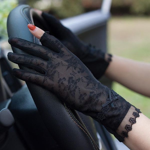 woman gloves new summer sunscreen gloves female thin elastic silk non-slip driving anti-uv short style sweet lace fs17, Blue;gray
woman gloves new summer sunscreen gloves female thin elastic silk non-slip driving anti-uv short style sweet lace fs17, Blue;gray