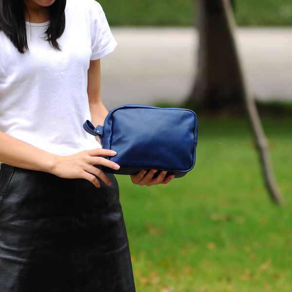 wholesale blanks pu faux leather men's travel toiletry pouch handbags shaving bag cosmetic bag solid color zipper makeup bag dom103137
wholesale blanks pu faux leather men's travel toiletry pouch handbags shaving bag cosmetic bag solid color zipper makeup bag dom103137