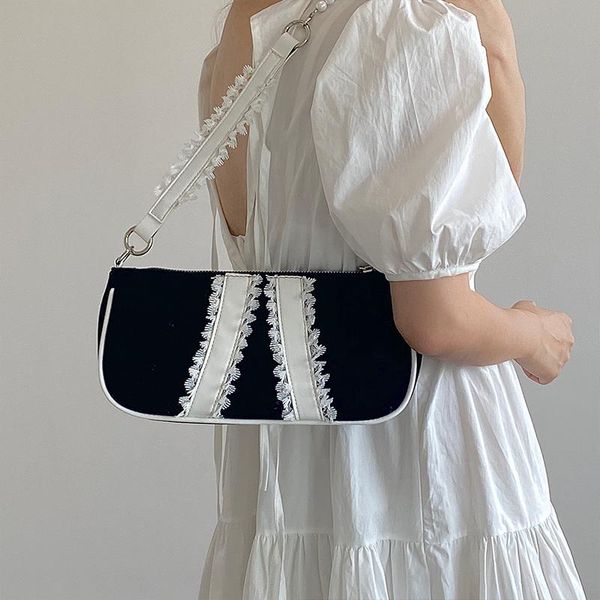 shoulder bags retro black baguette bag female 2021 lace suede chain messenger for women party purse zd1984
shoulder bags retro black baguette bag female 2021 lace suede chain messenger for women party purse zd1984