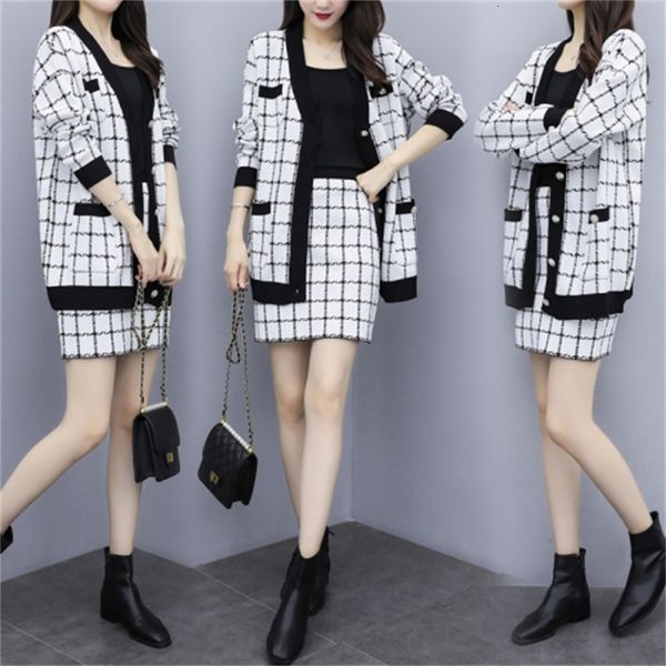 female mode sets clothes with plaid skirts of two upper and skirt femme deux suit parts kxva, White