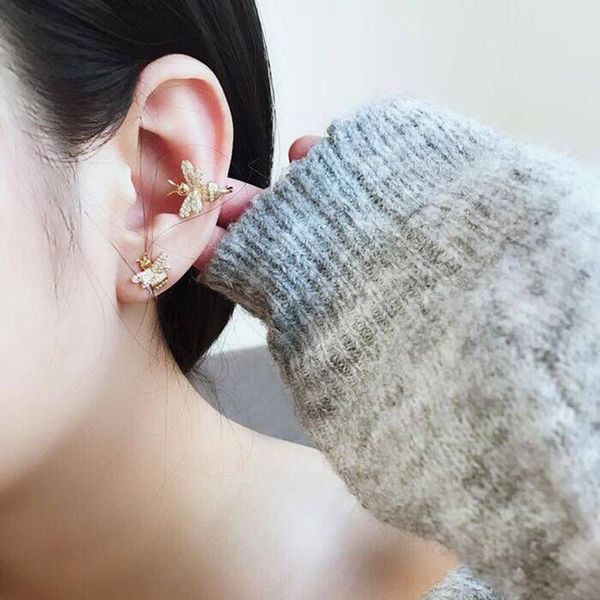 hoop & huggie 2021 fashion gold color pave clear cubic zirconia bee clip on cute delicate pierced women girl high earrings, Golden;silver
hoop & huggie 2021 fashion gold color pave clear cubic zirconia bee clip on cute delicate pierced women girl high earrings, Golden;silver