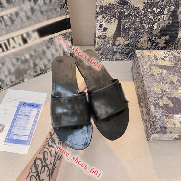 new brand ladies sandals classic designer casual slippers golden silver diamond color 2020, Black;grey
new brand ladies sandals classic designer casual slippers golden silver diamond color 2020, Black;grey