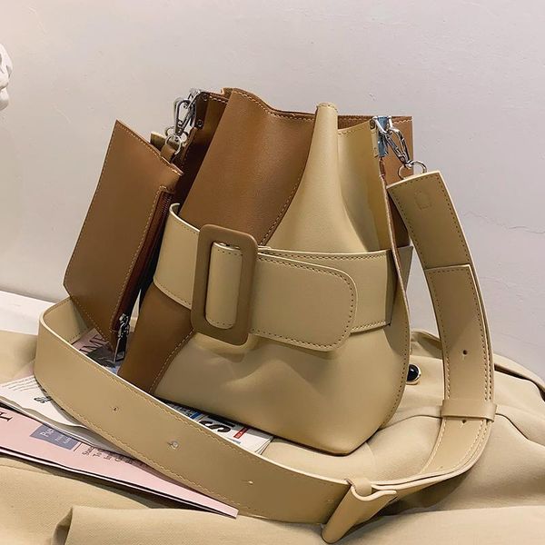 autumn and winter wild women's large capacity bag 2020 new fashion fashion trending korean style bucket shoulder messenger bag
autumn and winter wild women's large capacity bag 2020 new fashion fashion trending korean style bucket shoulder messenger bag