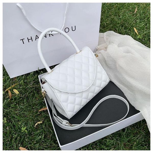 2020 ladies mini tote bag solid color white messenger shoulder bag simple flip female lady travel messenger
2020 ladies mini tote bag solid color white messenger shoulder bag simple flip female lady travel messenger