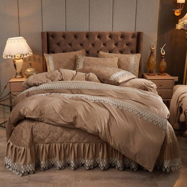 2020 crystal velvet duvet cover sets king size bedding sets pillowcases red green lace bedspread for winter bed linen1
2020 crystal velvet duvet cover sets king size bedding sets pillowcases red green lace bedspread for winter bed linen1