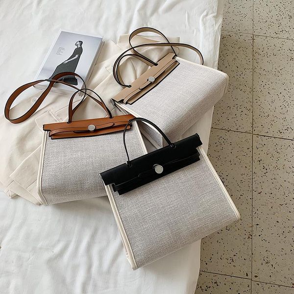 the new casual fashion simplicity contrast commute all-match women's high capacity shoulder bags handbag package cover type
the new casual fashion simplicity contrast commute all-match women's high capacity shoulder bags handbag package cover type