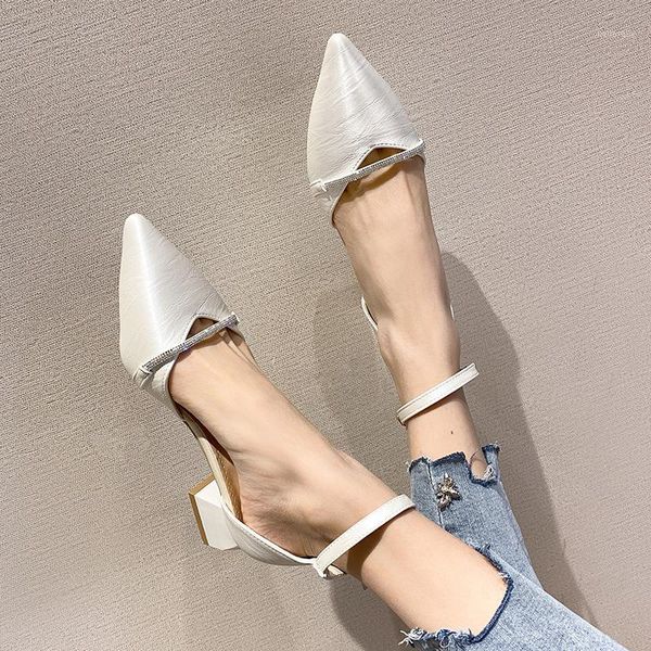2020 new spring and summer women's work shoes with edging rhinestones pointed toe fairy style word buckle all-match french small1, Black
2020 new spring and summer women's work shoes with edging rhinestones pointed toe fairy style word buckle all-match french small1, Black