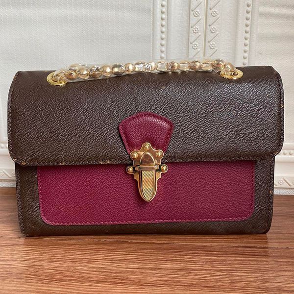 messenger bags shoulder bags handbag fashionable printed letter decoration leather hardware chain fashion lock
messenger bags shoulder bags handbag fashionable printed letter decoration leather hardware chain fashion lock