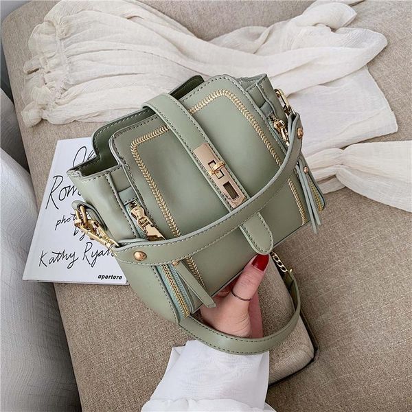 women messenger bag female 2020 new designer shoulder crossbody bag simple chain luxury bucket tote handbag
women messenger bag female 2020 new designer shoulder crossbody bag simple chain luxury bucket tote handbag