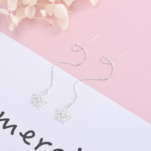 s925 silver japanese and korean small fresh diamond inlaid snowflake ear line light luxury style temperament show face tassel earrings
s925 silver japanese and korean small fresh diamond inlaid snowflake ear line light luxury style temperament show face tassel earrings