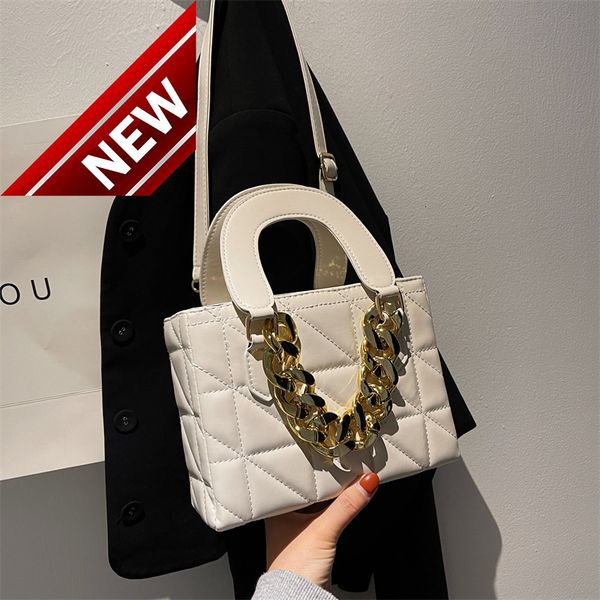 2022 new women's fashion chain hand-held diana bag lingge single shoulder messenger
2022 new women's fashion chain hand-held diana bag lingge single shoulder messenger
