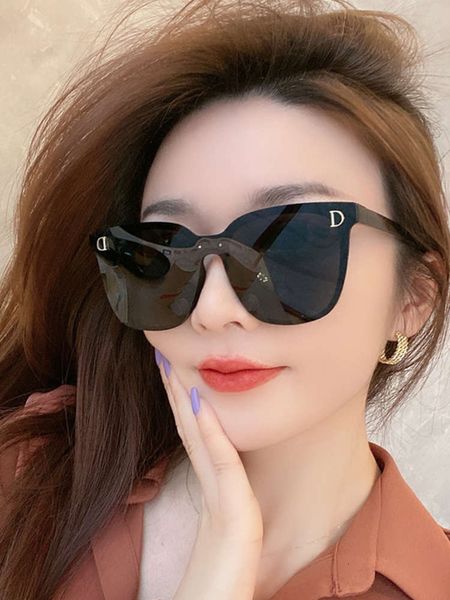 women's fashion anti ultraviolet sunglasses korean polarizing big face thin sunglasses street p 2021 new, White;black
women's fashion anti ultraviolet sunglasses korean polarizing big face thin sunglasses street p 2021 new, White;black