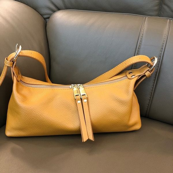 casual baguette women shoulder bags fashion soft genuine leather bags solid popular subaxillary bag female bolsa mujer 2020 c0125
casual baguette women shoulder bags fashion soft genuine leather bags solid popular subaxillary bag female bolsa mujer 2020 c0125